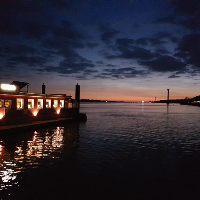 Veranstaltung Aussenansicht abends